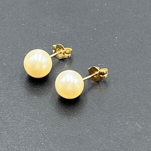 Vintage 7mm Round Cultured Pearl 14k Yellow Gold Cream Classic Stud Earrings
